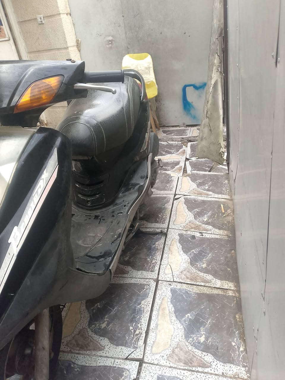 السلام عليكم دراجه يوماها بريز سرعه ١٤٠للبيع الدراجه نضيفه حيل شلعه ومعدل فول مكينه ناعمه كهربائياته شغاله نكره سلف وهندر بكل وكت عوزه باتري السعر ٤٠٠الرقم *********** المكان حي الجهاد
