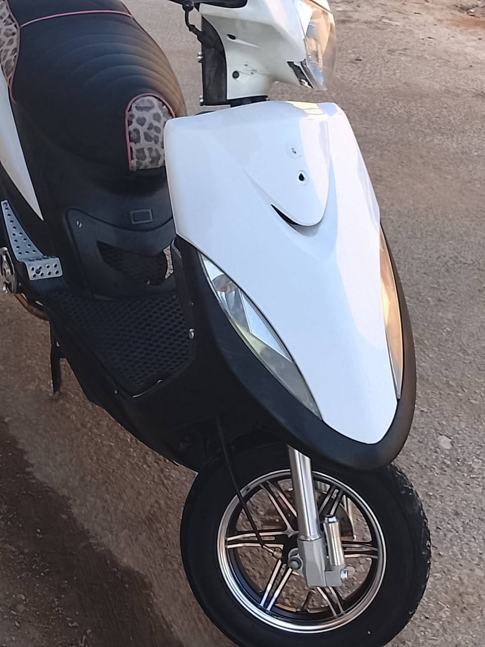 دراجه ماكس عدله البيع 
مكينه مكفوله ما مفتوحه 
كفرات بلادي 
كلجات رياضي  
صالنصه رياضي 
شيال رياضي 
دبل امامي  رياضي 
دراجه جديده 
مكاني نجف الاشرف 
رقمي ***********
