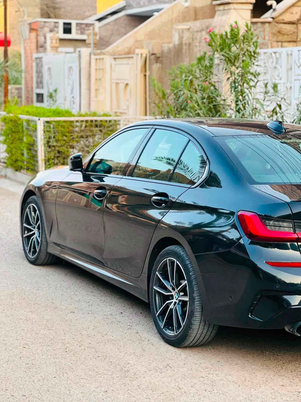 سلام عليكم من رخصة الادمن
للبيع 
النوع BMW330i
الون اسود
الموديل2022
￼الرقم اربيل
هزه جديده 
سنويه جديده
المحرك 2000توين تيربو
السياره جاهزه بدون اي مسج

السياره ماشيه 48Kmالف

المواصفات ////معروفه مقاعد جلد حار كهرباء///مقعد السائق ذاكره فتحة سقف كامره حساسات امامي خلفي رادارات 
شاشات إلكترونيه وايضا كثير من المواصفات ما مذكوره
ويل كب ام بكج+الدعاميات امامي خلفي
حادث بسيط السياره قطعتين بدون دواخل بدون ايرباك 
موضح داخل الصور ورقم الشاصي 
بچم كبس
للاستفسار☎️ ‭***********
