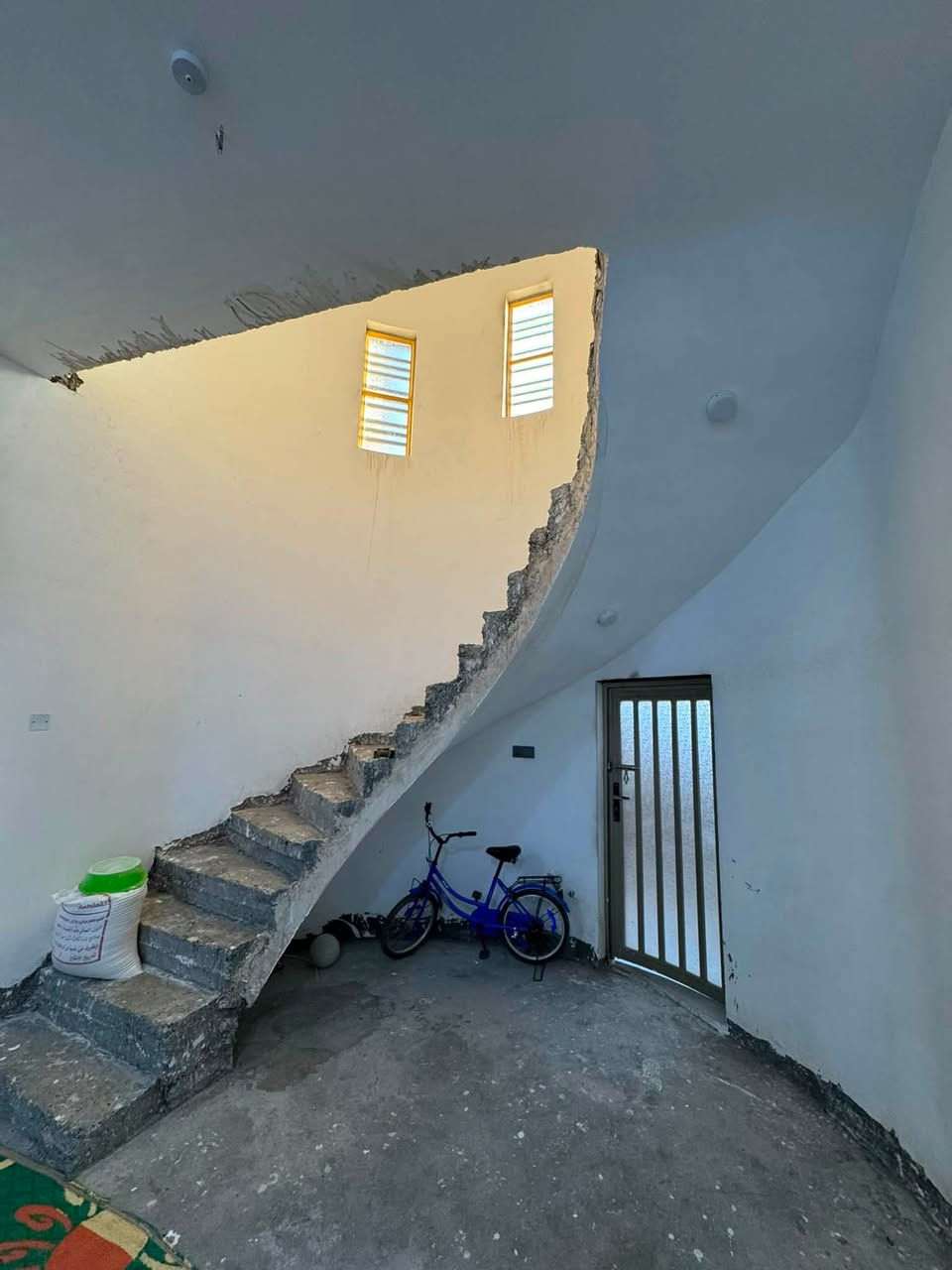 بيت زراعي للبيع – خلف جامعة ساوة

🏡 بيت زراعي مداور أسهم للبيع

📐 المساحة: 250 متر
🏗️ البناء: 2024
🛏️ عدد الغرف: 3
🛋️ صالة
🌿 براني
🍳 مطبخ
🚿 صحيات

📍 الموقع: خلف جامعة ساوة

📞 للاستفسار: مكتب حيدر الشمري
***********
