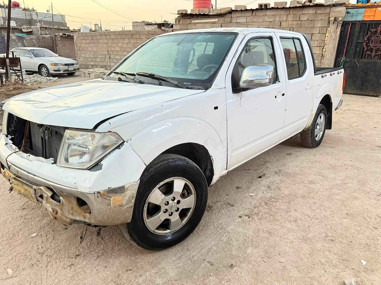 نيسان نيفاره للبيع حادث موضح بصور ابيع ع وضعه سياره مكفوله من الكلبه وجفيه مكينه vvt مكينه خير من الله  رقم مرحل سنويه تنتهي 2028 السعر خاص متواجد ع فيس وهاذه رقمي***********

