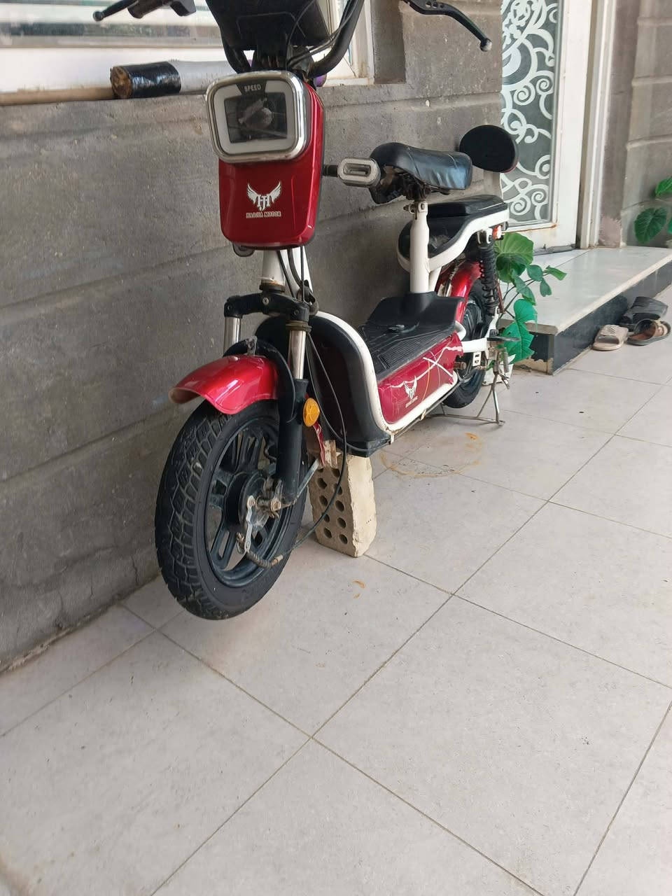 للبيع دراجة شحن نظيفة فقط تحتاج بطاريات جديدة
***********
