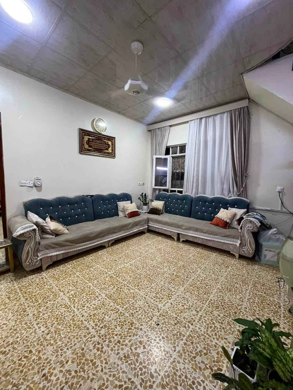 🏠 عروض مكتب قصر الفخامة للعقارات والمقاولات

🔹 دار للبيع – حي القادسية الثانية

📍 الموقع: حي القادسية الثانية
📐 المساحة: 150 م²
📏 الواجهة: 10 م
📌 ركن
🏢 طابق ونصف

✨ تفاصيل الدار:
• 3 غرف نوم
• هول
• استقبال
• مطبخ
• صحيات
• كراج

💰 السعر: 170 مليون 

📑 مكاتبة مع الشرعي

📞 للاستفسار والاتصال أو مراسلة الواتساب:
***********
***********

📍 عنوان المكتب:
حي النور – سايدين دانية ماركت – بعد ملعب كلاسيكو

🏡 مكتب قصر الفخامة للعقارات والمقاولات
ثقتكم غايتنا، واختياركم عنوان نجاحنا
