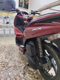 للبيع دراجه pcxجيل الاول ماشيه 42الف دراجه ماخذها رمبه وعلى ايدي شوفت ...