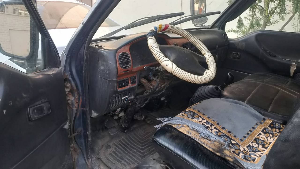 السلام عليكم كيا هوندا ١٩٩٦ سنوية ٢٩ااشرعي صديقي شرط التحويل حصة كاز داخلها حلو  محرك بي صرف الكير النمرة الثالث يلفت عليها غرامة ٢٠٠الف ومطلوبة هيئة ١٨٠الف ابيع صافي السعر ٥٠ وبيها مجال للاستفسار الاتصال على الرقم ***********مكاني موصل الايسر حي الوحدة
