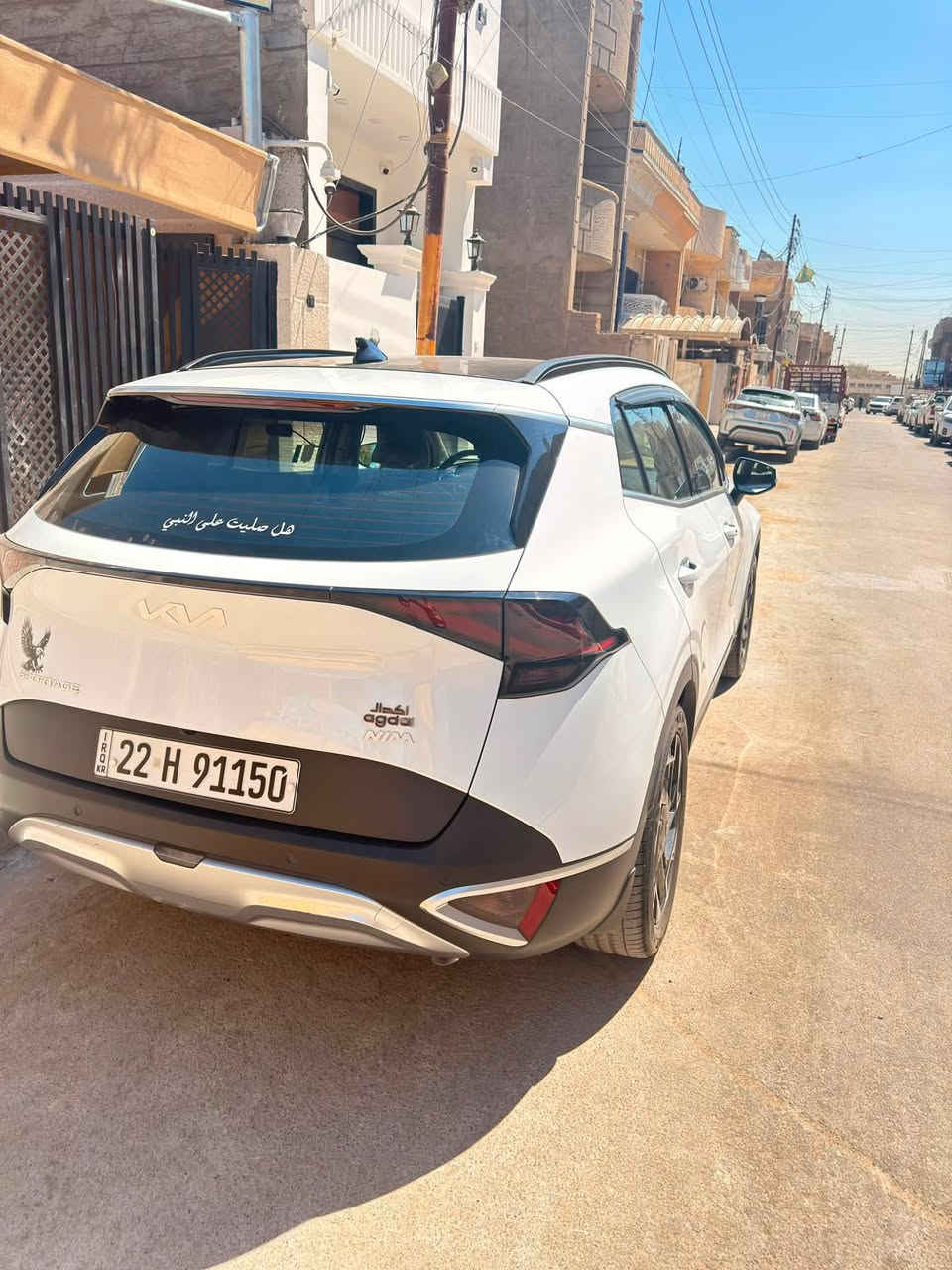 لبيع كيا سبورتاج 2024 مواصفات GT Line فل مواصفات 1/1

وكالة أكدال
رقم أربيل — السيارة باسمي وتحويل مباشر
محرك 2000 دوش المرغوب
الممشى: 49,500 كم قابل للزيادة
السيارة داخل الضمان وجميع تبديلات الدهن بالوكالة وموثقة بدفتر الصيانة.

ملاحظة: بيها طختين صغار موضحات بالصور بكل وضوح.

أبرز المواصفات:

* 6 إيرباك + أنظمة أمان كاملة
* بانوراما على طول السقف
* رادار جانبي + تنبيه صوتي
* حساسات أمامية وخلفية + كاميرا خلفية دوارة
* مرايات شفط وإشارات + تنبيه صوتي عند اقتراب سيارة
* سويج بصمة + بصمة على الأبواب + تشغيل عن بُعد
* فول تحكم ستيرن + تدفئة + شفتات رياضية
* شاشتين متصلات ومتغيرات حسب وضعية القيادة
* شاحن Wireless
* تبريد مناخين منفصل + تبريد خلفي
* 3 أنماط قيادة: Eco / Comfort / Sport
* كشنات جلد رياضي
* كشنات أمامية كهرباء + تبريد وتدفئة
* مراية داخلية Auto Dimming
* Auto Start/Stop
* نظام نزول منحدرات
* صندوق كهربائي مع حساس أمان
* ويل كروم 19
* حساسات ضغط الإطارات
* 4 تايرات أصلية وكالة

السيارة مستخدم  بانزين محسن وسوبر فقط، ومسوي إلها صيانة 30 ألف كم مع تبديل فلاتر البنزين الأصلية من الشركة.

السعر المطلوب: 22,000$

📍 بغداد الجديدة — حي الرئاسة، قرب جامع النقيب
📞 ***********
