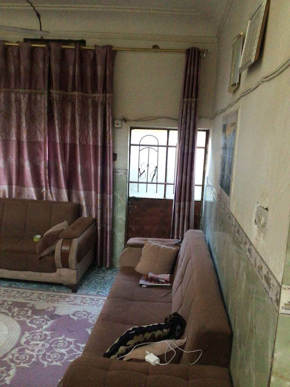 بيت له بيع في منطقه ام عصافير يحتوي على 3 غرف مساحه 250م سعره 160 تواصل مع صاحب البيت على رقم الموبايل *********** السماوا, المثنى
