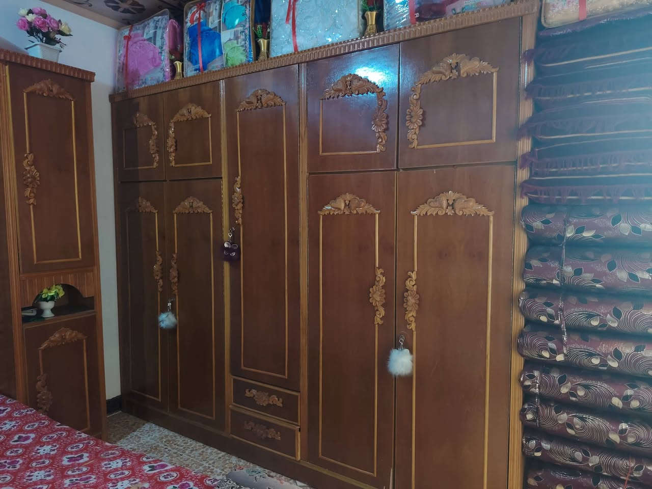 غرفة للبيع خشب ثقيل
سعر 700 بيها مجال
***********
