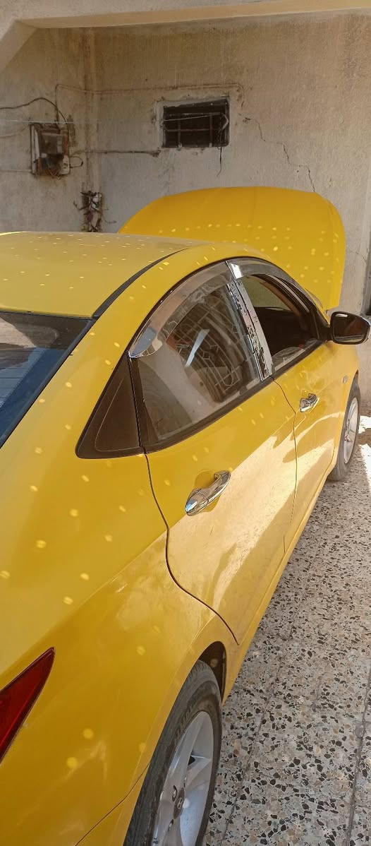 للبيع: هونداي اكسنت مضلع (تكسي) 🚖 - فول نظافة
السلام عليكم..
للبيع سيارة هونداي اكسنت (الشكل المضلع) تكسي، السيارة جاهزة للشغل وما تحتاج أي مصرف، وتفاصيلها كالتالي:
​المواصفات:
​نوع السيارة: هونداي اكسنت (مضلع).
​الفئة: تكسي.
​المحرك: 16 (1600cc) - المحرك المرغوب والعملي جداً.
​الكير: عادي.
​.
​حالة السيارة:
​
​💰 السعر: [75 وبيها مجال ]
​📍 مكان التواجد: [موصل]
​📞 رقم الهاتف واتساب {***********]
