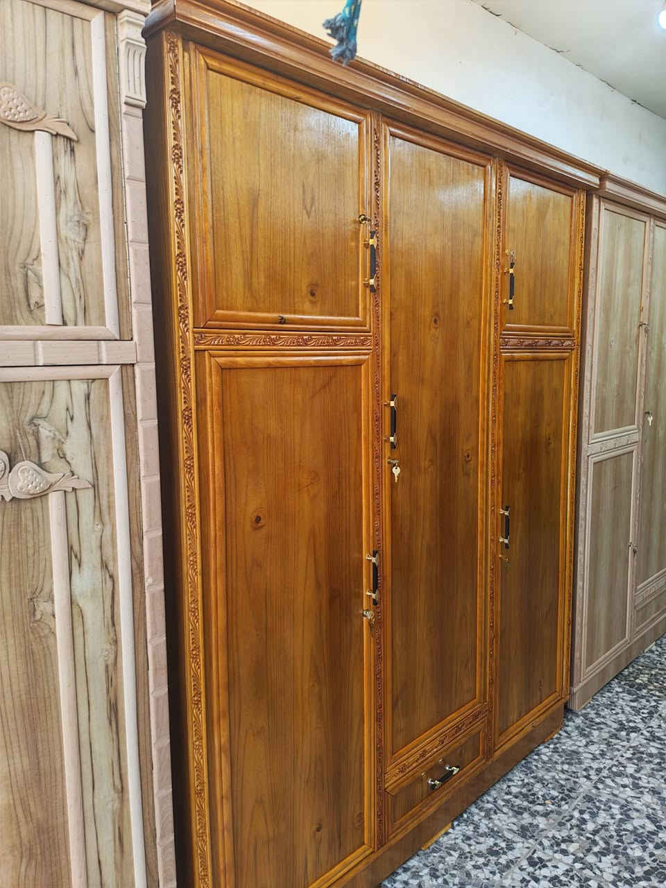 متوفرات في معمل ومعرض ابو ياسر ***********
العنوان / حي البسلتين شارع الشيخ منهل مقابيل محطه تويوتا لغسيل السيارت رقم المعرض 0776326387
