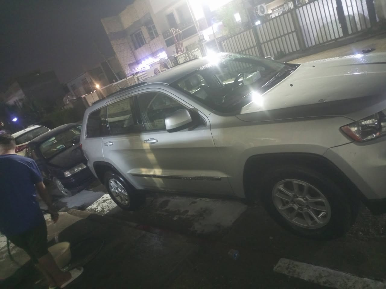 متاح للبيع موديل 12فول عده الفتحه السياره جاهزه من كلشي اترايك للبصره رقم صلاح الدين انكليزي بسمي ثاني يوم تحويل وين ميعجبك حول  بيها 3قطع بدين حادث ولا دواخل 2قطعه صبغ اثر جراد والقطعه الثالثه كلير   ***********مكان السياره بغداد المنصور
