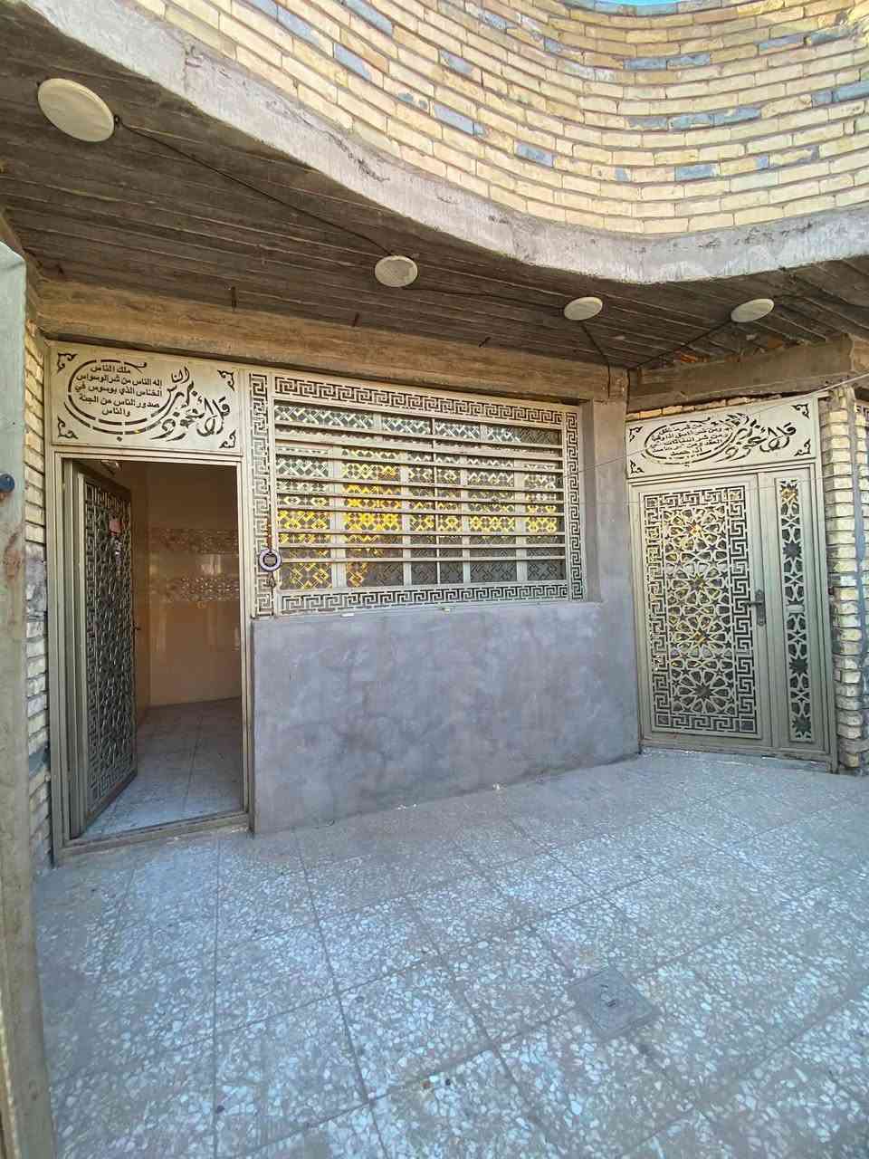 دار لليجار مساحه 100متر  يحتوي على  (غرف نوم 🛌 +ستقبال+مطبخ+صاله+صحيات عدد ٢ 
📍العنوان بغداد الدوره البوعيثه مجمع النسور الاستفسار ***********
