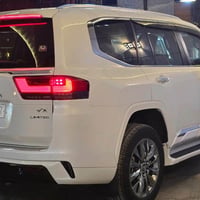 موجود لاندكروز VX موديل 2024 رقم بغداد 6 سلندر فول مواصفات داخل احمر م...