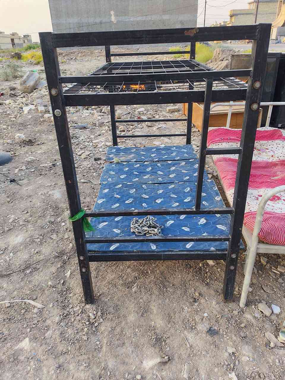 جرابي نضيفه ام نفر على 30 والسوده الطابقين 50 موجود فقط وتس اب او الاتصال مباشر على رقم ***********
