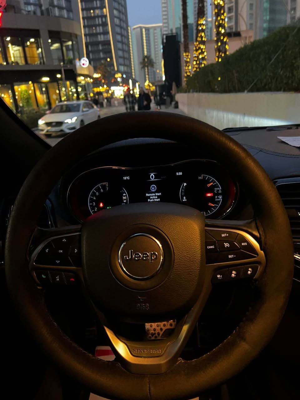 Jeep Grand Cherokee high altitude 2021 (4WD) جيب كراند شيروكي هاي التتيود  (مواصفات السومت) فول مواصفات 1/1
•الموديل: 2021 •المحرك: V6. 3.6 •ماشيه 55 الف ميل المواصفات:
سقف بنوراما
رادار امامي
⁠رادار خلفي
تحديد مسار
نقطة عمياء
كشنات جلد
المقاعد الأمامية كهربائية وتدفئة وتبريد
ذاكرة لحفظ وضعيات الجلوس
تدفئة ستيرن
تشغيل عن بعد
صندوق كهربائي
حساسات خلفية
كاميرا خلفية
مرايا بخاصية التعتيم الذاتي
مرايا جانبية قابلة للطي كهربائيا 
⁠تدفئه مري
مثبت سرعة
نظام تشغيل واطفاء اوتماتيكي
شاشة تدعم كار بلاي
255$ السعر
مكان بغداد المنصور
صور الحادث مرفقة بلمنشور
رقم تواصل *********** بغداد, العراق
