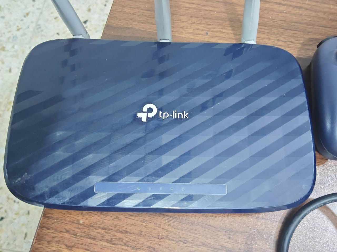 السلام عليكم
للبيع راوتر مع يو بي اس 
نوع اليو بي اس : 1100 UPS Tecnoware ERA PLUS (إيطالي)
يجي فقط بدون بطاريه شغال 100%
نوع راوتر :TP-Link Archer C20 AC750
شغال 100%مع محولته الاصليه
السعر 40 وبيهم مجال بسيط
للتواصل ***********
