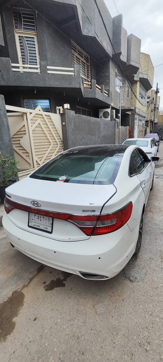 ازيرا • ٢٠١٣ • ٣٠٠٠ V6