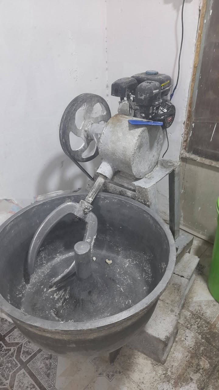 فرن وملحقاته للبيع .فرن طبقي .عجانه .لافوفه .3عرباين .58 صينه مثقب. 5صينه باصطون بطل خماره. ***********
