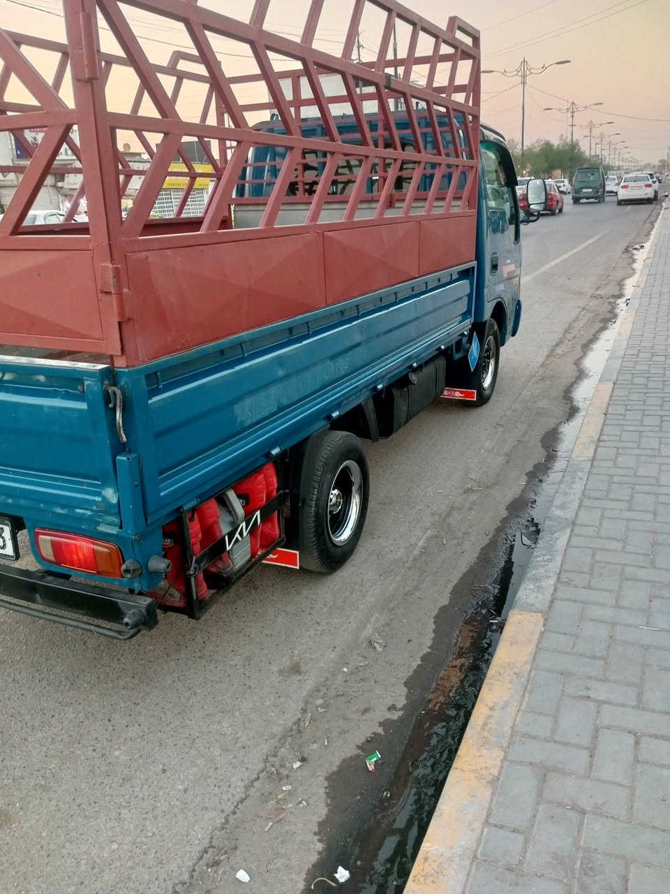 السلام عليكم كيه بزون2001قمارة بسمي سنوية لل 31سيارة جديد بلا صبغ بس تقليمات مكينه وكير خير من الله وتروح اجيك شاصي ذهب طخم جديد وايرمنية كلها شغالة تقحيل مابيه سيارة عل بلادي البودي ثمن جناكيل ***********كورك ***********اسيا  لا مرواس لا اقصاد مراسله لا تراسل شاري اتصل السعر 78وبيها مجال حك الجية
