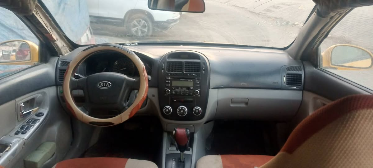 سلام عليكم سبكتره موديل 2009 امريكي حادثها جاملغ فقط بدون دواخل سياره جاهزه رقم انجليزي سنويه 30 مصفره هيئه غرامات سياره كير مكينه وحداديه تخم تاير تبريد كله جديد تحويل ثاني يوم مكانها حله بابل نادر السعر 52 وبيها مجال ***********
