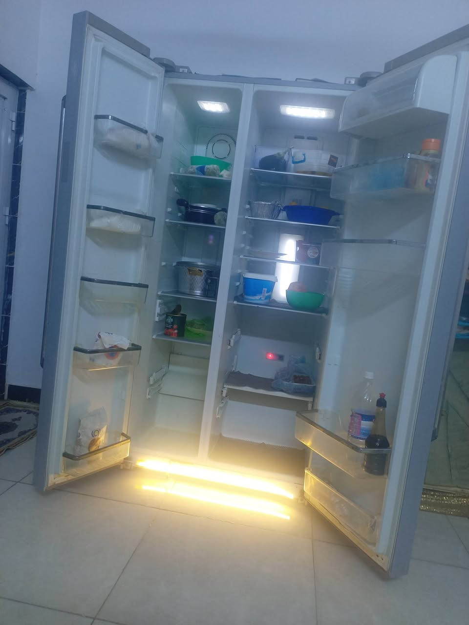 ثلاجه ومجمده الحجم الكبير
تجميدها بخاري
نضافه 90 بلميه
مستعمله
سعرها 400 قفل
مكان زعفرانيه دور شرطه شارع كهرباء
لاتصال /***********
تجميد فول
