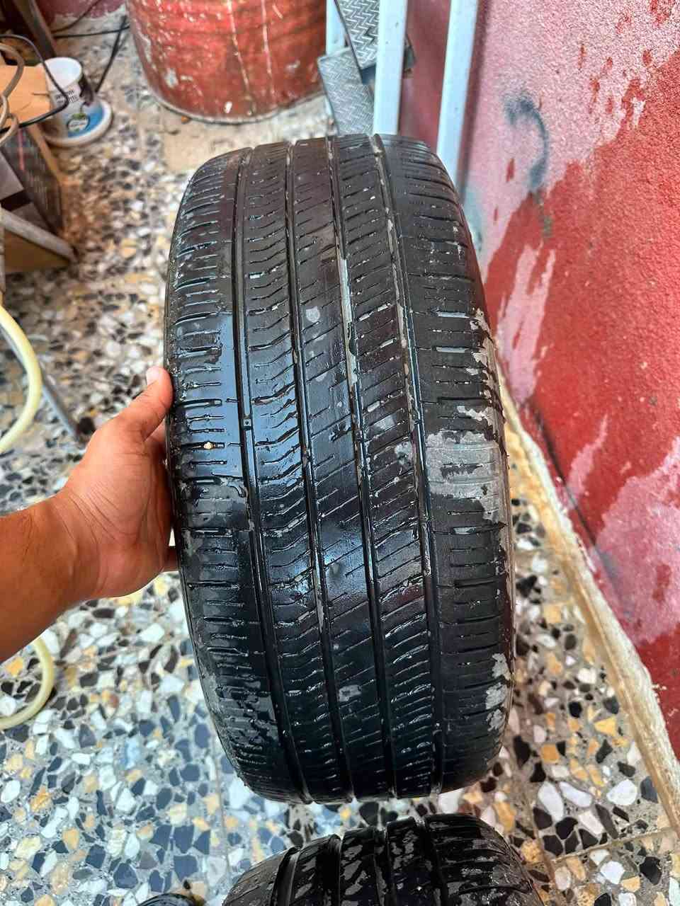 سلام عليكم تايرات مال كامرلي موديل 23 نضيفات كلش حجم 19 مكاني كربلاء سعر 50 (***********) اتصال وتساب فقط
