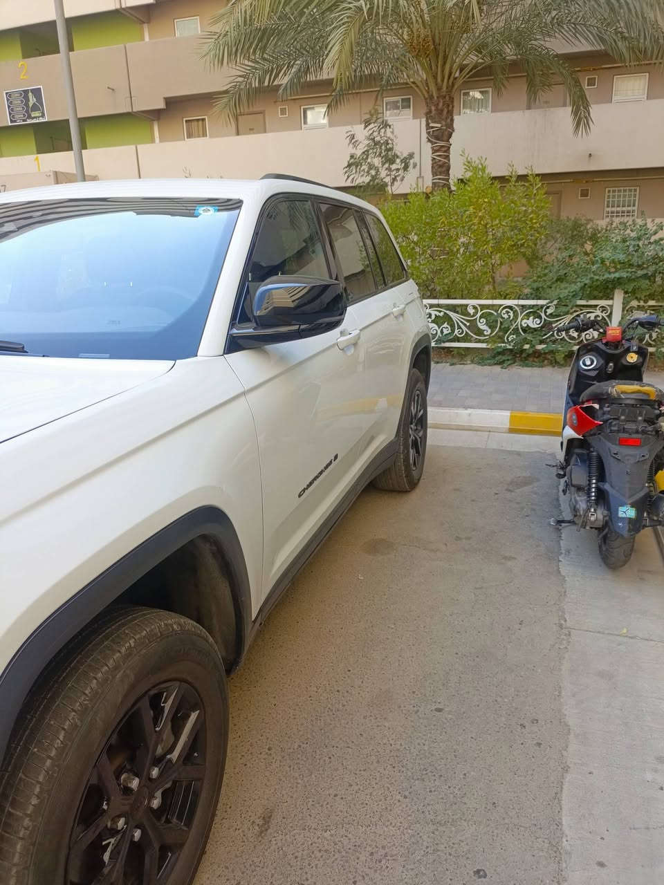 للبيع جيب موديل 2024بلاك توب ماشية 23 الف وجاهزة بيها 3قطع صبغ
***********
