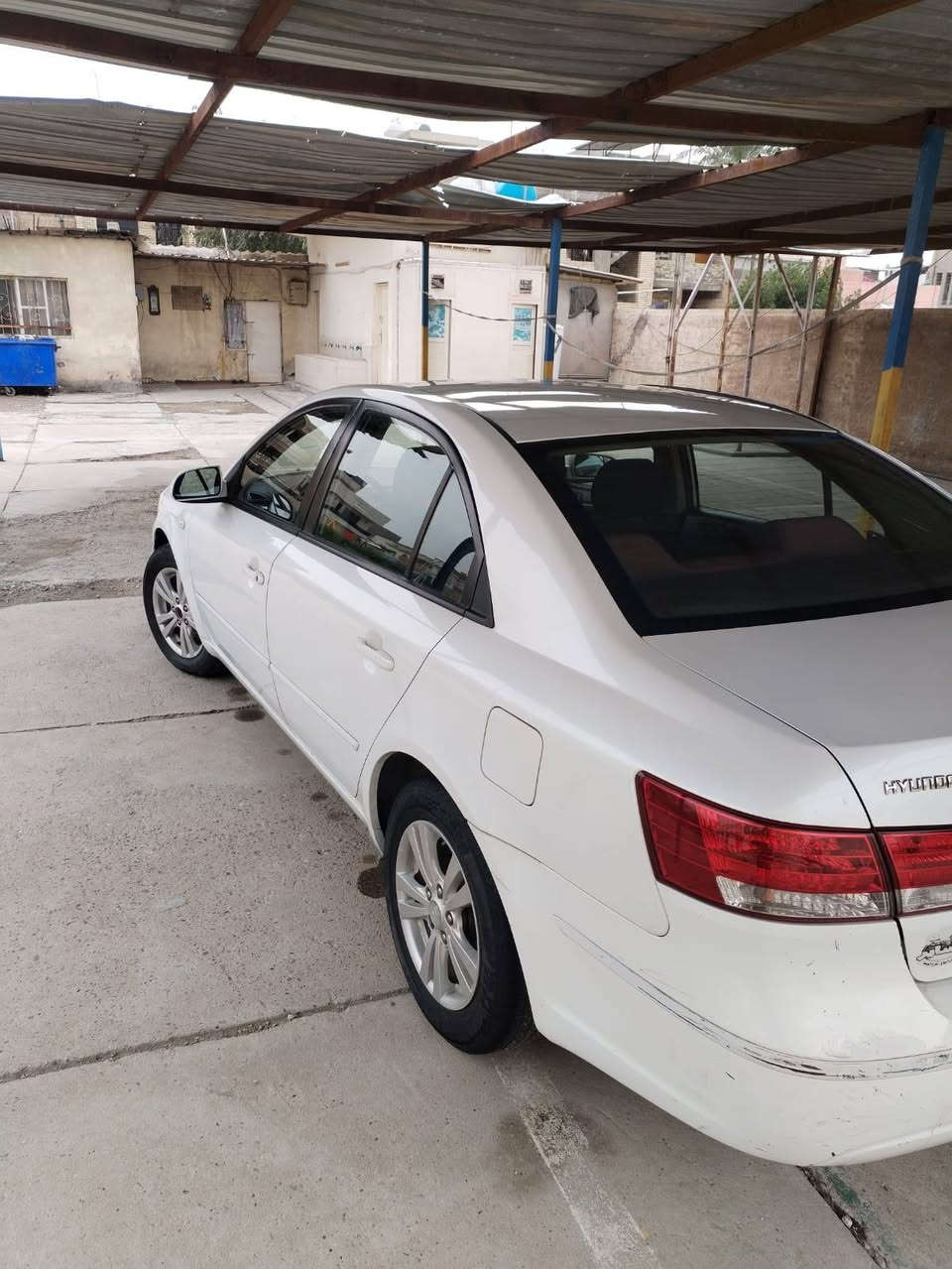 السلام عليكم سوناتا 2009 محرك 2400 بدون حادث الرقم بغداد مابيه صبغ مشروع وطني اللون أبيض العنوان بغداد السعر 125 للاستفسار ***********
