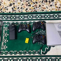 اكس بوكس360للبيع الجهاز كلش  نضيف وياه 3يدات ثنين واير وحده واير لس وي...