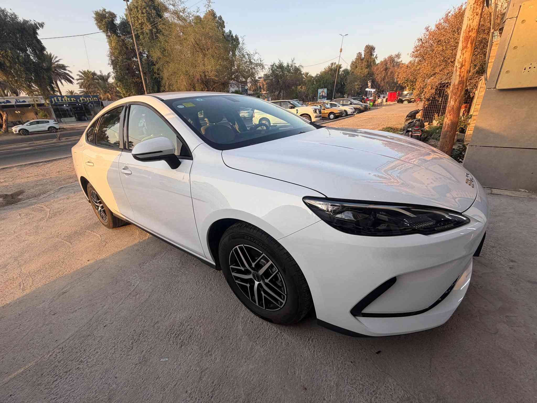 السلام عليكم BYD سيل 5 ماشيه 15700  
كفاله من التعديل وصبغ السياره بسمي تحويل ثاني يوم
رقم حلو بغداد 
السعر  21650 
مع شاحنه بدون ايرث وشاحنه اصليه
مكاني السياره 
بغداد السيديه قرب الجسر الجادريه
اي استفسار على الرقم التالي 
***********
