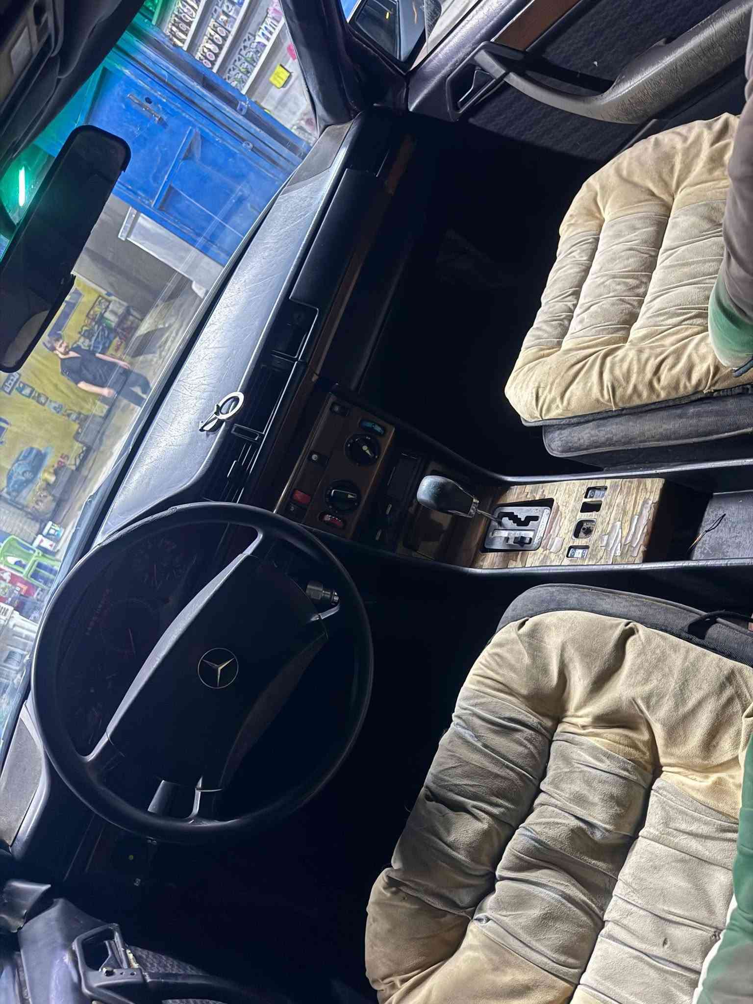 مرسيدس E300 • ٨٨ • رقم بغداد