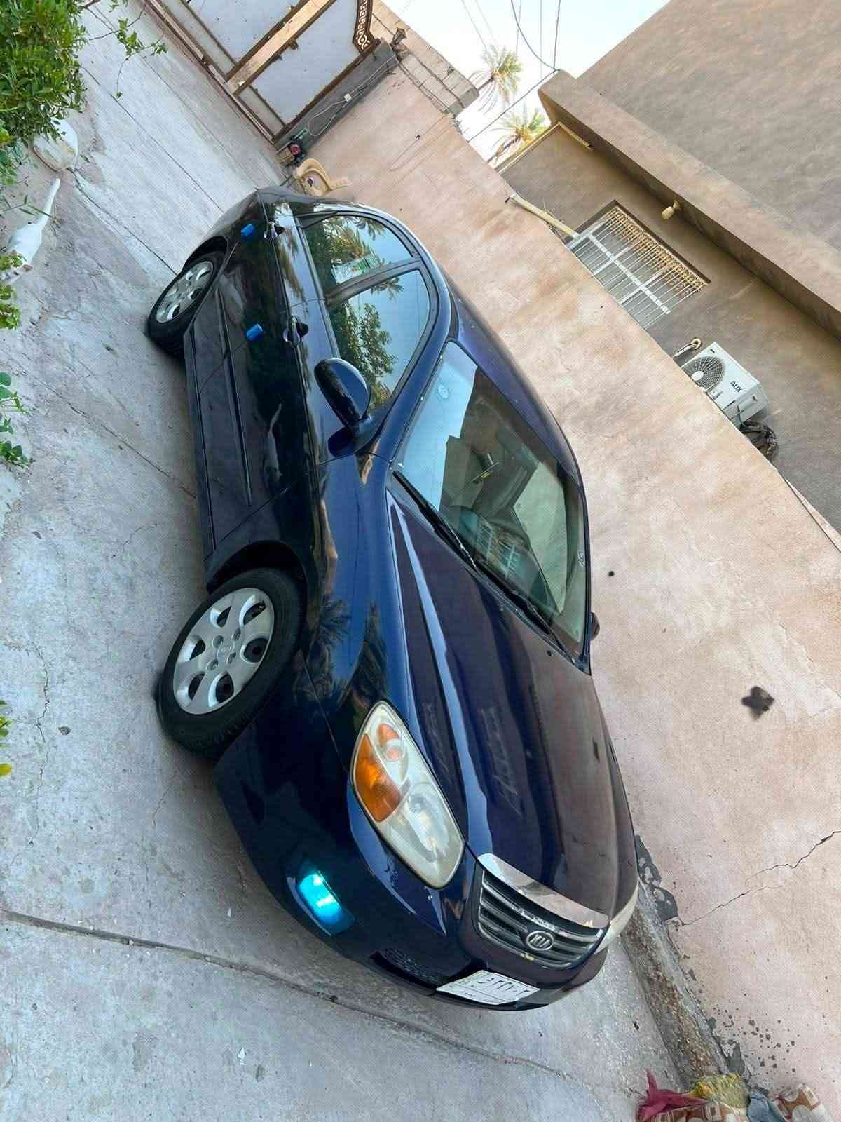 سيارة سبكتره موديل 2007 جاهزه من مكينه كير تبريد
مكفولة من حداديه شواصي الغود الحوض أي ضربه مابيه مصبوغة حزام جماليه بدون أي ضربه المكان كربلاء 
***********
