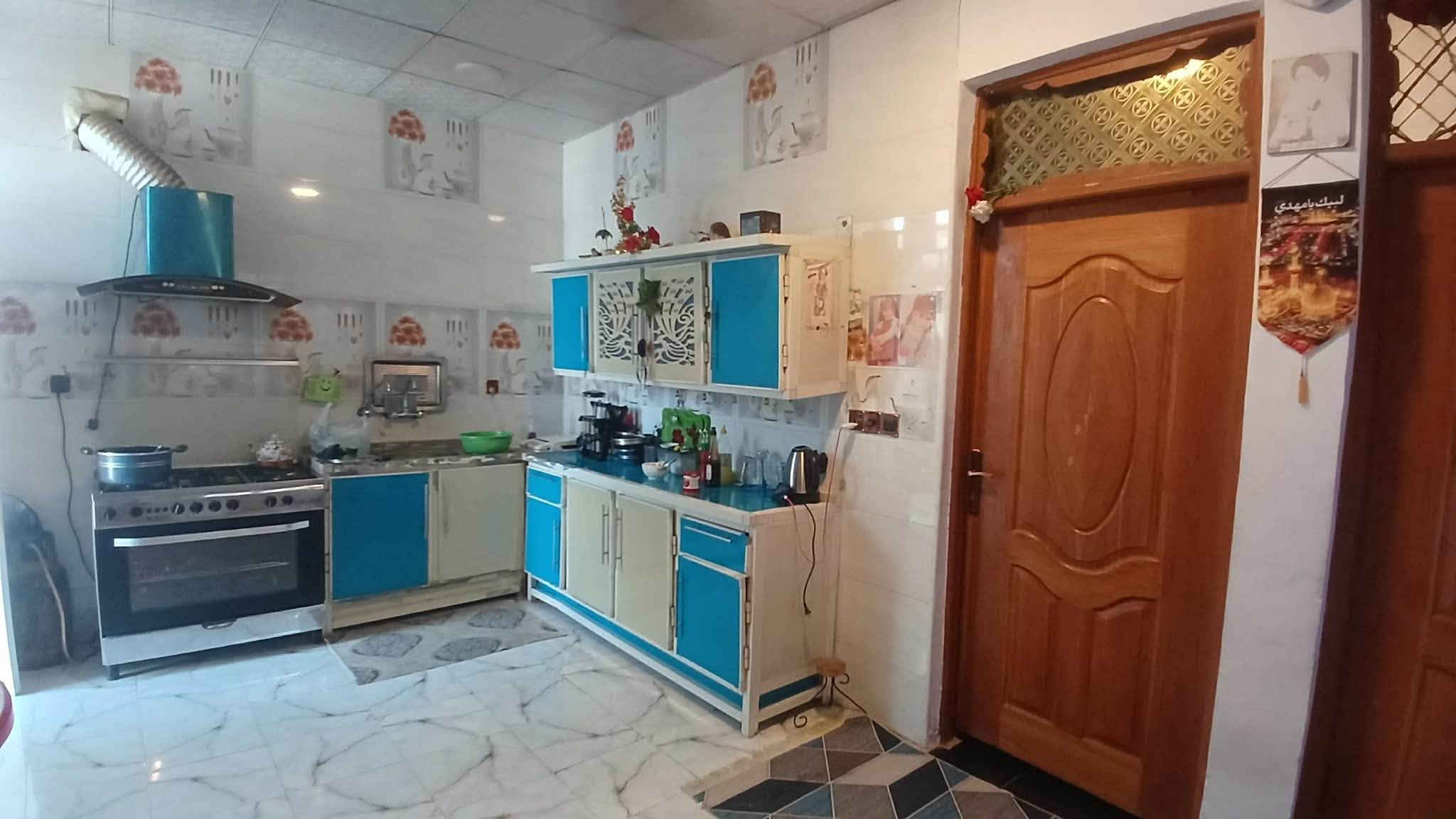 بيت سعره مناااسب جدا
يــالله بيت 100 متر مربع ركن 
اساس تجعيب  سقف عكاده بناء جيد جدا ونضيف 
يتكون البيت غـــــــرفــتــيـــن صــــالـــه اســـتــقــبــال مــطــبـــخ تـــخــاريـــج داخلي وخارجي طابو زراعي قرار محكمه …
خدمات فول ماء كهرباء مدارس منطقة شعبيه متكامله 
عنوان البيت شارع المطار القديم ……
السعر فقط ب 25 

للاسـتـفـسـار *********** واتــســاب +اتــصـال 

#مكتب_الحجيمي_للعقارات_قرب_صيدليه_الالفه
