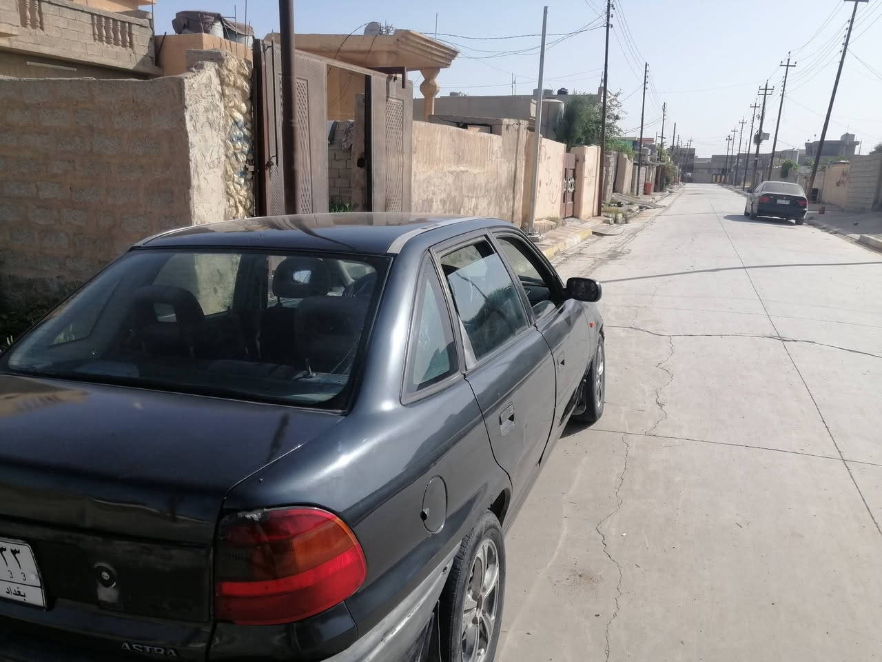 اوبل استرا رقم بغداد موديل 95 مشروع وطني لل 27  صبغ عام رش بسبب الجلح لا ضربه ولا خياس فقط شويه باب السايق اكو خياس كيرها بي خلل كهربائي تمشي ما بيها شي بس يخربط الكير  سعرها 31 وبيها مجال ***********

نص مكتوب في الصور:
- قبل الصبغ