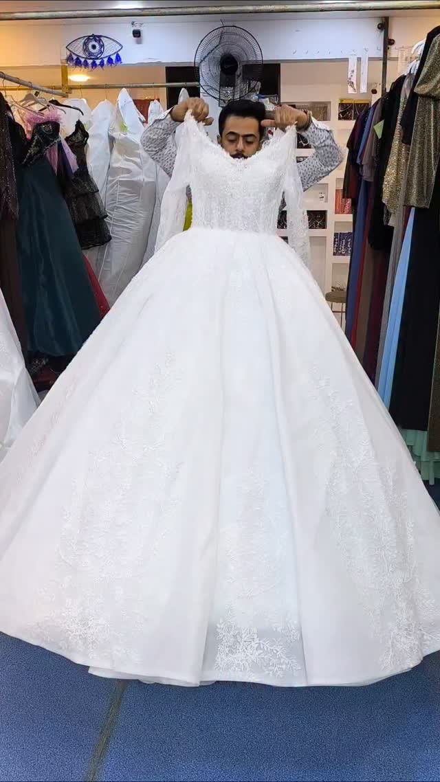 جمال التصميم الفكتوري 👰🏻🔥#عروسات #بدلات_زفاف #نازكه #حنه_عروس #عروساتي
