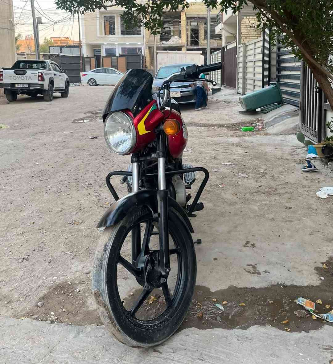 بوكسر موديل 2023  يرادلها تفيلس فقط أوراق دراجه كهربائيات كلها جديدة ما ملعوب بيها دراجة بلادية ومكينه مكفوله مكاني بغداد 
900 وبيها مجال
***********

