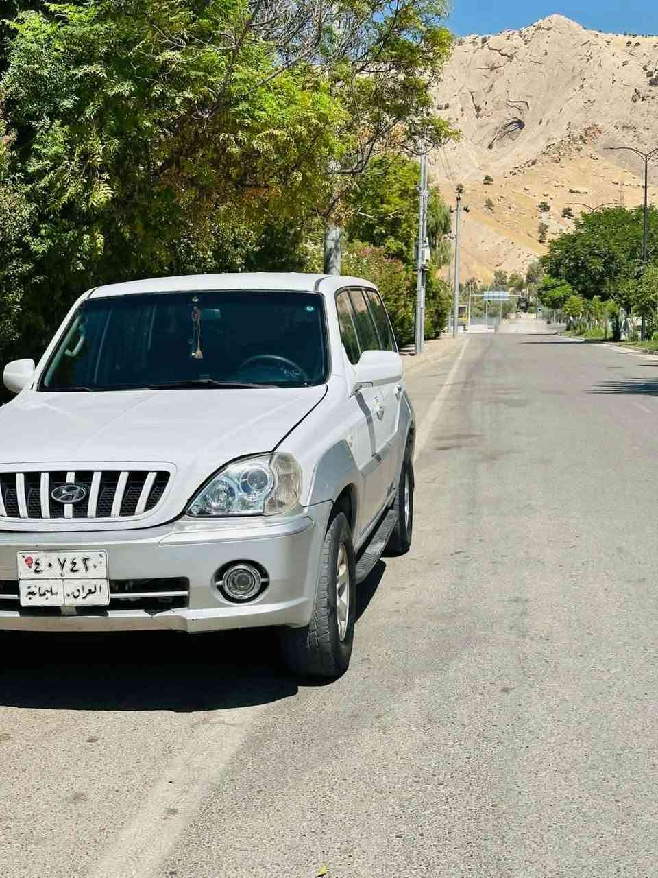 خوار هەموو بازاڕ 
تریکان مۆدێل 2002 
گێڕ و مەکینە بەتە 3000 مەرغوبی بازاڕ کەم بەنزین خۆر 
ماشالله سەیارەکە زۆر پاک ماوەتەوە یەک دینار مەسروفی نیە کامل مەسوف کراوە 
سەنەوی لە مانگی 7ی 2025 بەسەرچوە 
چوارجام کارەبایە تەبرید سارد و گەرم بەشەرت تەبرید لەسەر سویچ 
3ڕیز کوشن 
بێ تەقە و ڕەقە و نەرم
سەیارەکە هی ماڵانە 
یەک پارچەی بۆیاخە سارد قپوقۆپی نیە و کەڤەر گۆڕاوو بڕاوە هەموی بەشەرت
هی من نیە تیل بۆ ساحیبی بکە
***********
شوێن دەربەندیخان دار بنديهكان, السليمانية
