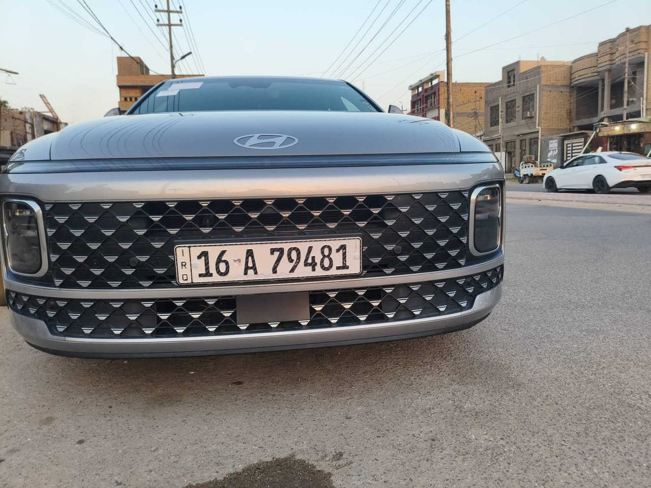 ياالله السلام عليكم
للبيع ازيرا وارد كوري
موديل 24
 غاز بلاد دخول جديد كتاب شهداء رقم قادسيه وكاله عامه بأسم المشتري السياره مكفوله كفاله عامه كفاله حته من البارد والشخط مواصفات فول الفول للاخير مكينه 6 سرندر 
المقاعد كهرباء وتدفئه وتبريد وخزن ميموري جنه شفط كهرباء ستيرن كهرباء السياره كلش جديده احلا من الصور ماشيه 99 حقيقي تخم تاير كوري بلاد جديد وبعد هواي مواصفات موضحه داخل الصور السعر 225 وبيه مجال قليل كلش مكان السياره ناصريه مركز المدينه للاستفسار الاتصال *********** او واتساب
