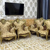 طخم ملكي • ٢ كبار • ٤ صغار
