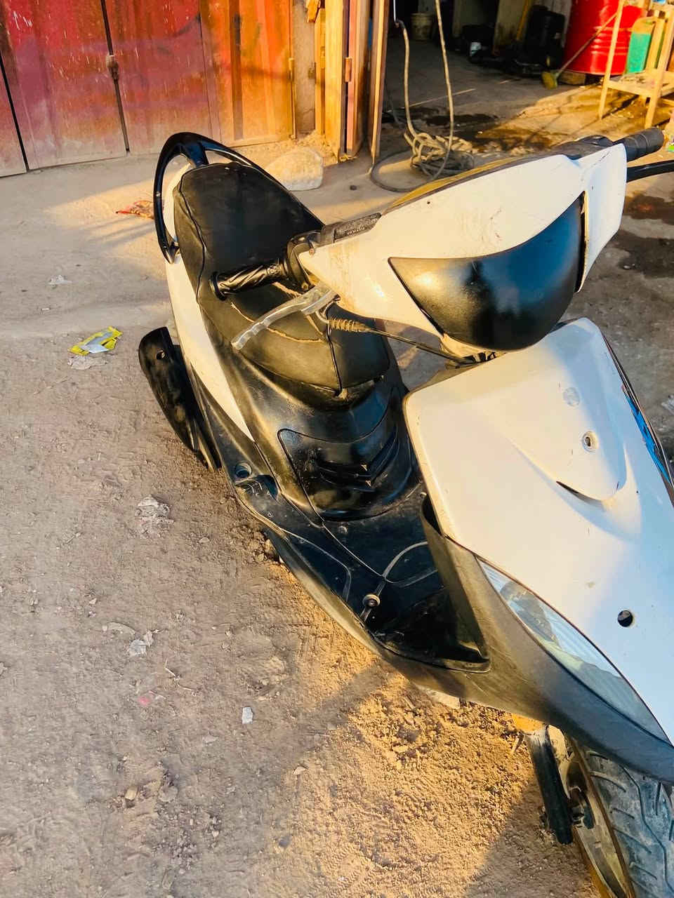 ماكس عدله دراجه شغاله شلعه ومعدل محركها نضيف صوته ناعم نقصها بس سلف واكف بيها السعر 325 مكاني كربلاء 
رقم ***********
