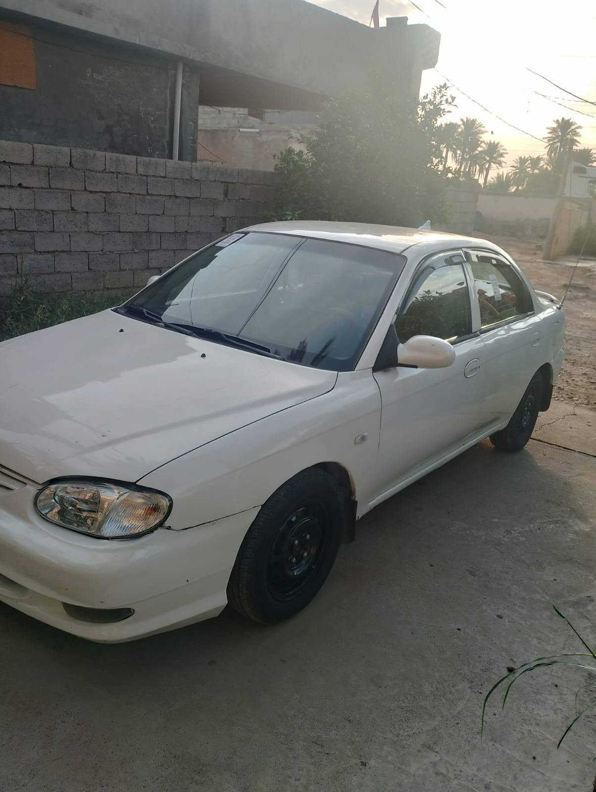 سلام عليكم كيا سيفيه موديل 2000سياره جديده كله شغال كهربائي أو تبريد كله شغال رقم بغداد نكليزي رقم تليفون ***********
