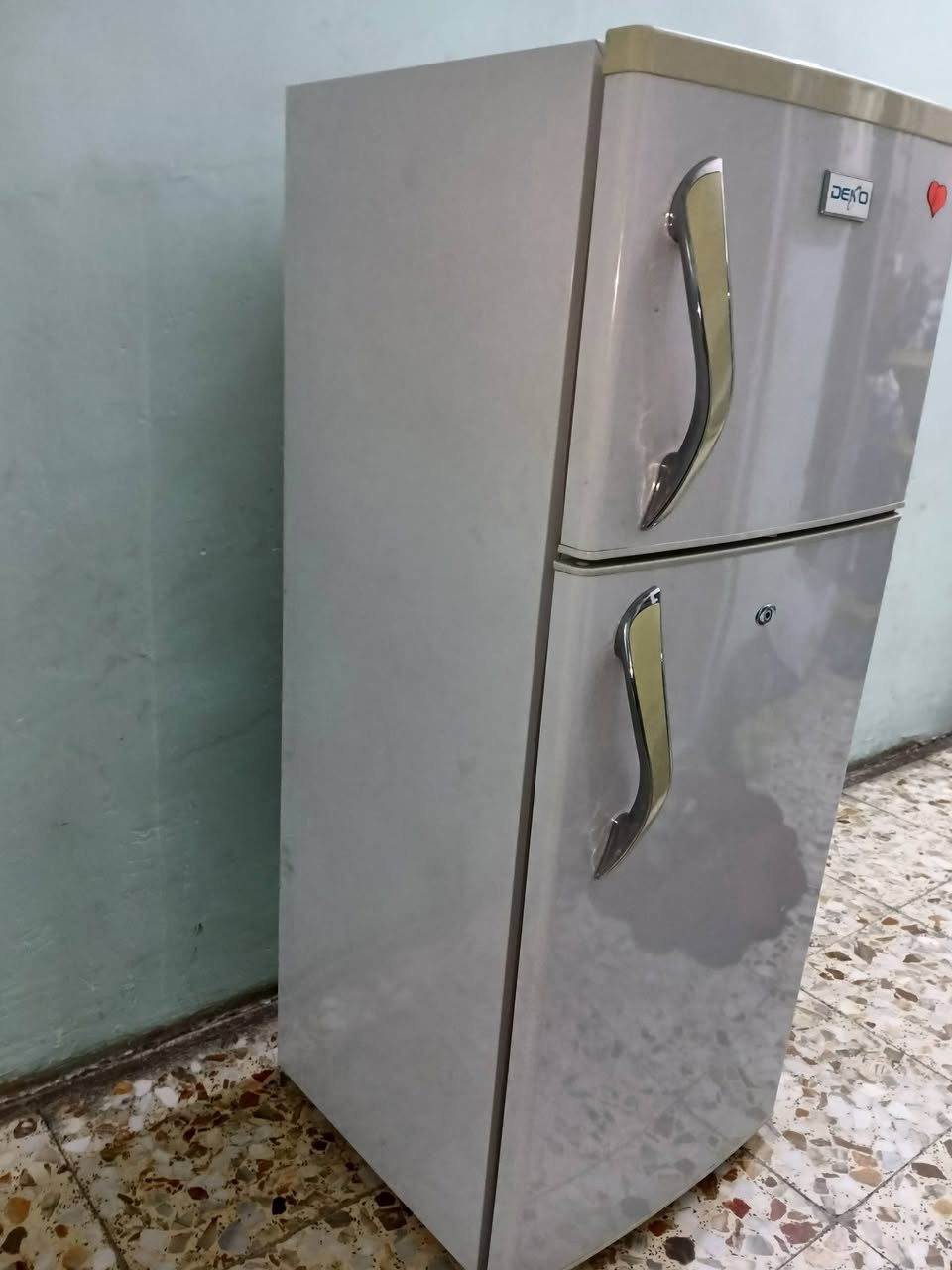 للبيع ثلاجة كلش نظيفه ، تبريد ممتاز ونظيفه من الداخل والخارج، الحجم عملي ومناسب لأي مكان. السعر مناسب، وللاستفسار التواصل عبر الرسائل."  ***********
