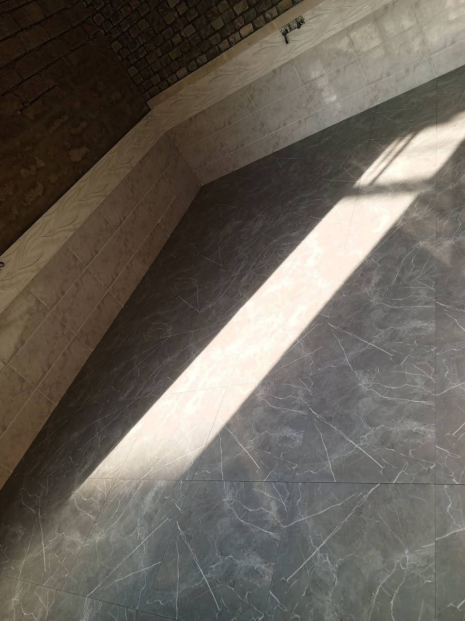 كادر شغل سيراميك في تكريت  ونواحيها متفرقين حالين شرط شغل تسليم مهندس خابر ودلل
***********

