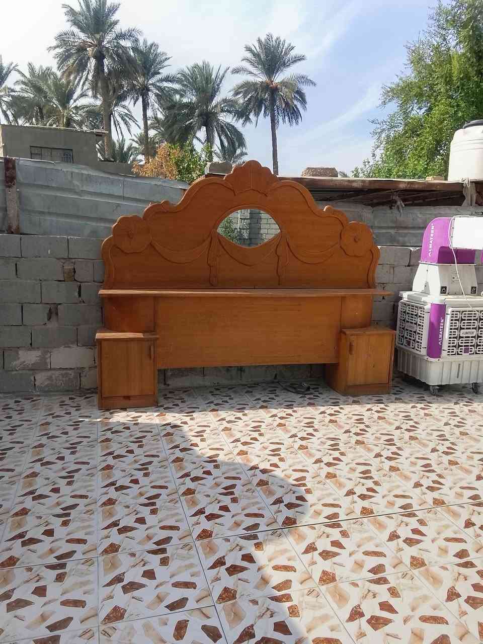 سلام عليكم اخشاب لبيع سعرهن 50وبيهن مجال ***********
