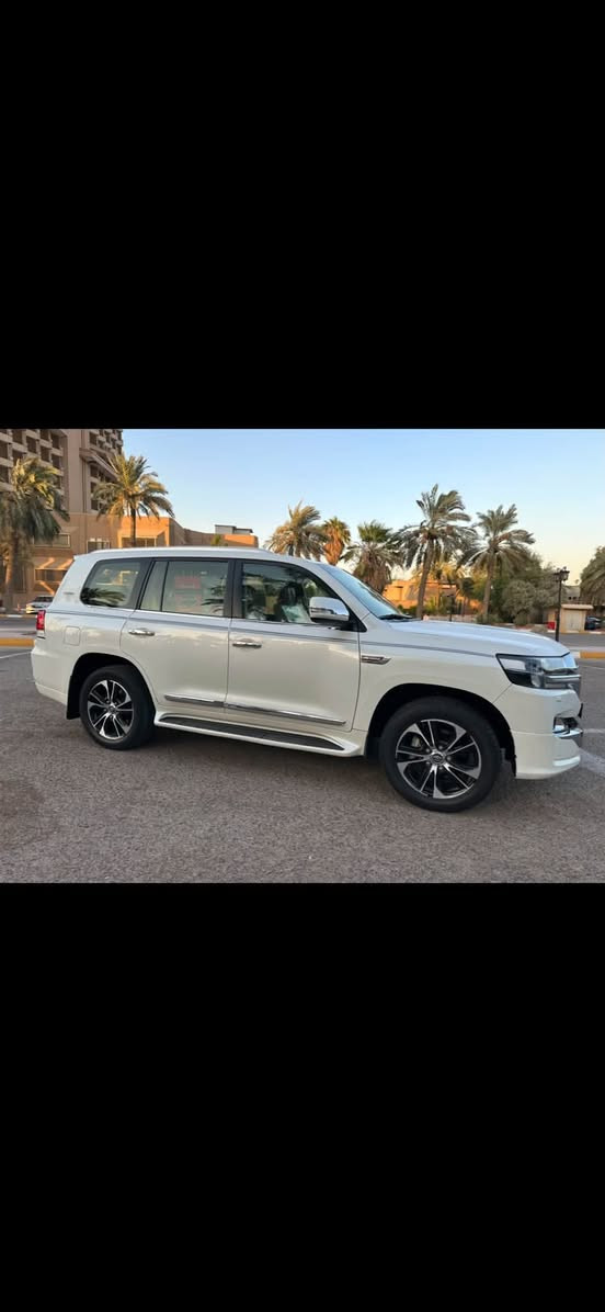 سلام عليكم للبيع لاندكروز GXR2020 سياره مكفوله كفاله عامه ما عده رصعيتن زغار ماشيه 70 الف مكينه 6 سلندر 400 فول واحد على واحد تحكم ستيرن جهتين  فتحه سقف زراك لايت جنطه كهرباء بصمت ابواب مري شفط جام ويه لبصمه تشغيل عن بعد  تبريد 3 قطع كشنين كهرباء هواي بيهه مواصفات رقم سياره اربيل تحويل مباشر مكان سياره بغداد ***********
