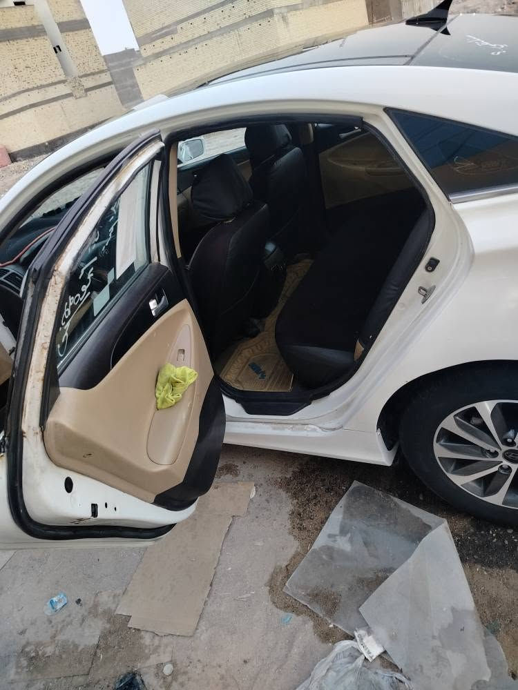 سوناتا 11خليجي لمتدد رقم بصره 
كفاله من الضربه بيه صبغ فقط كم قطعه وموجود سونار بل صورابيع احزام كير مكينه كفاله مكينته 2400
سعر 90وبيه مجال مكاني البصره ياسين خريبط *********** البصرة, العراق
