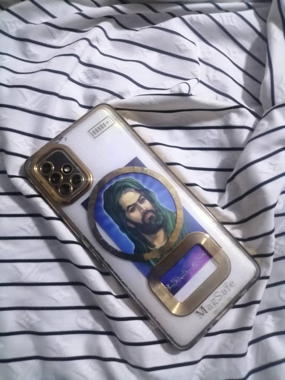 سامسونك(كلكسي اي واحد وخمسين) جهاز نضيف ستين افريم  ببجي ايشغل تسعين  السعر ٨٠،٠٠٠ وبي مجال حك الجيه مواصفات امبدل شاشه الباديه  بس عوسه آيسي شحن  ويا لسقه للشاشه وكيبل  شحن فقط  وماكو ملحقات امكان النجف الاشرف 