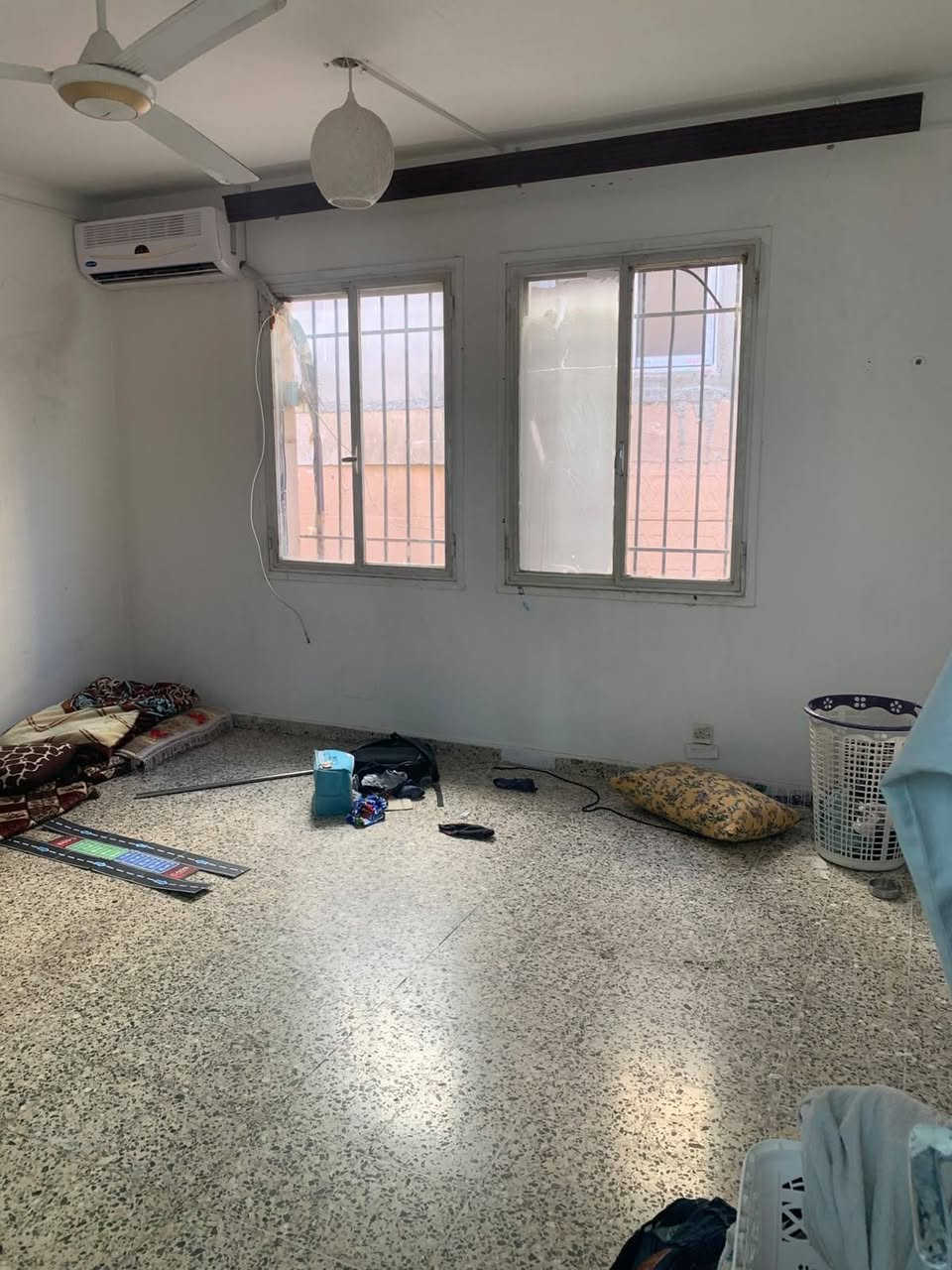 🏡 دار طابو للبيع في دوميز – حي الضباط
فرصة مميزة للسكن والاستثمار، دار بمساحة 400 متر، طابق ونصف، موقع استراتيجي على الشارع العام.
💰سعر كلش مناسب ٣٠٠ مليون 😍🔥
✨ مواصفات الدار:
نظام تبريد مركزي (دكت سبلت).
حديقة واسعة.
كراج للسيارة.
غرفة استقبال.
صالة داخلية.
مطبخ حار ومطبخ بارد.
3 غرف نوم:
غرفتان في الطابق الأول.
غرفة في الطابق الثاني.
مجاميع صحية في الطابقين الأول والثاني.
📍 الموقع: دوميز – حي الضباط.
📞 للحجز والاستفسار: ***********
🏢 مراجعة مكتب يونس خضر للعقار
عنوان المكتب دوميز مقابل المركز الصحي
