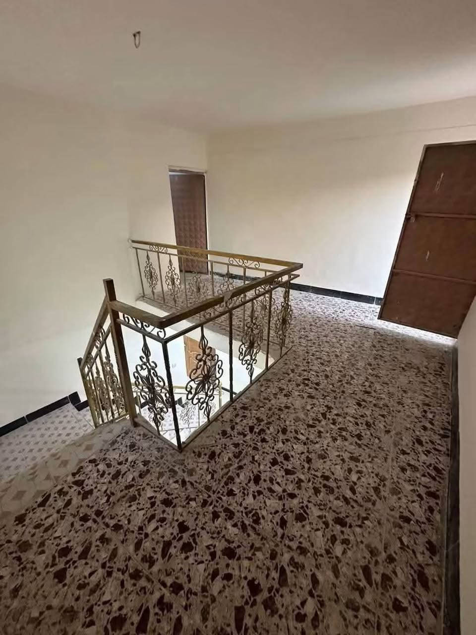 🏡 #دار #للأيــــــــــجار 
​ #تابع #الصفحه وشاهد جميع العروض الدور الجديده اذا مـــهتـــم
​ الموقع: الحلة //  حــي // يساتذه 
طابـــــــــقين  //  
​العدد​ غرفة نوم    2 //  ​صالة   //   هول.   // مطبخ     //مجمع صحي   //    وطارمـه
المساحٌـة //    200   متـــر 
​#نــــستــقــبل #جميـــــــــع #عــــــروض #كـم #العــــقـاريـــه 💰 السعر:       // عبر واتساب فقط 
​📞 للتواصل والاستفسار: مكتب علي التميمي العقارات     ***********    عليه واتساب فقط 
​#دار_للايجار #دار_للبيع #عقارات_بابل #الحلة_العراق //ملاحظه الرابط الواتساب داخل الصفحه
