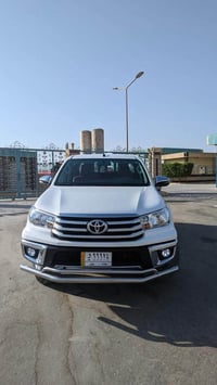 هايلوكس ٢٠٢٠  مكفولة ما عنده صبغ قليل بالجاملغ الخلفية   نضيف كلش مآخذ...